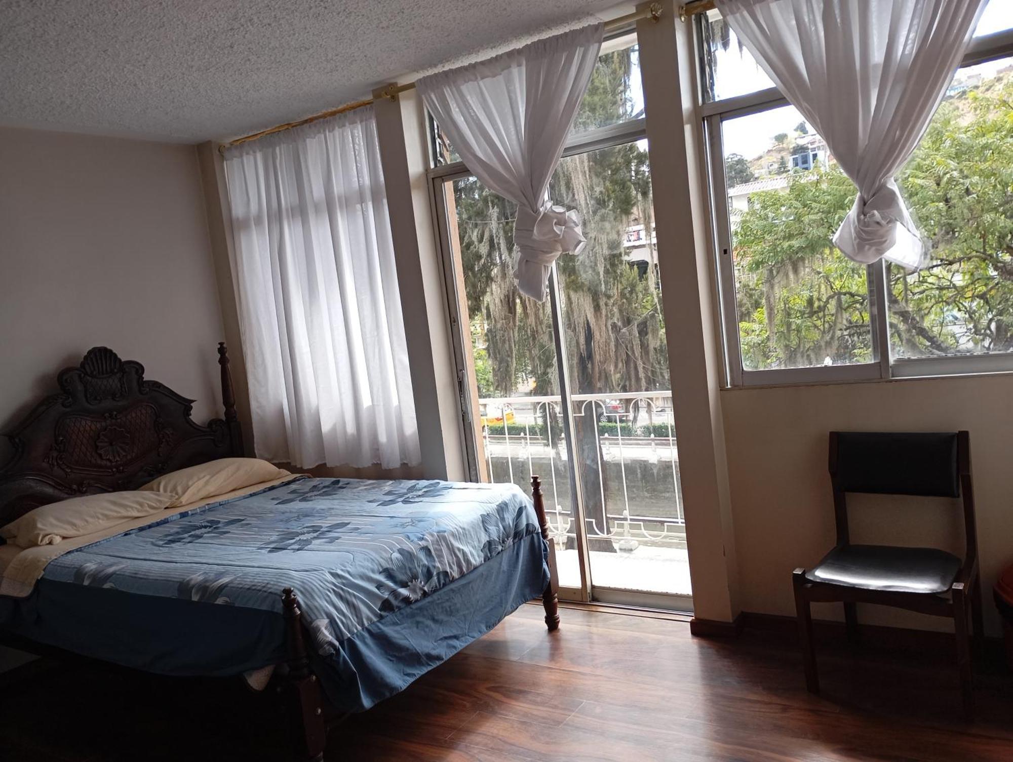 Hotel Saraguro Loja Pokoj fotografie